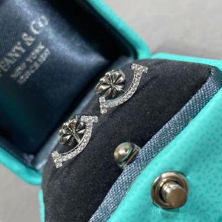 Earrings with diamond smiley face