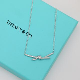 Knot necklace