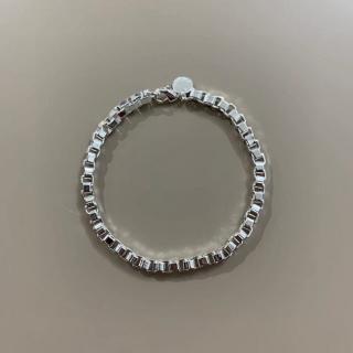 Buckle buckle square box bracelet