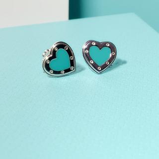 Diamond earrings 