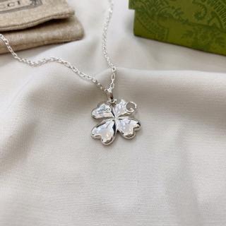 Clover Necklace 925silver  42cm 40usd 