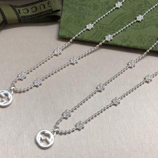 Lntelocking G pendant 39+5cm 19usd