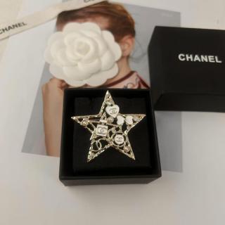 Five pointed star light gold brooch  16usd