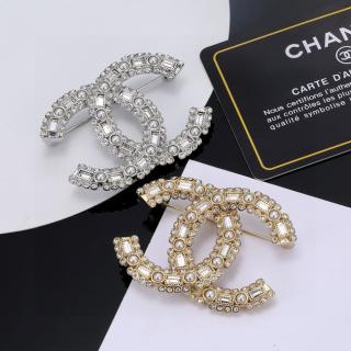 Classic brooch