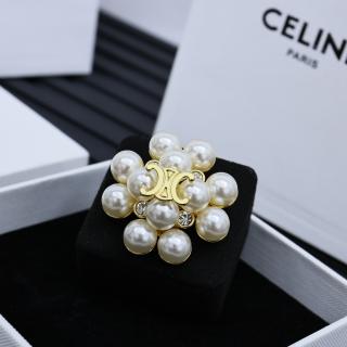Pearl flower brooch  10usd