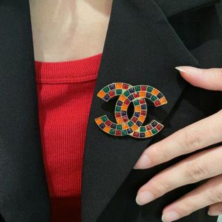 Colorful brooch 12usd
