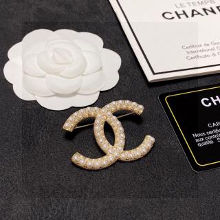 Pearl Double C Brooch  9usd