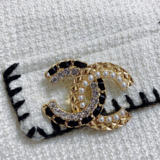 Double C black and white pearl brooch  10usd
