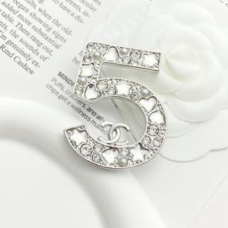 No. 5 brooch  13usd