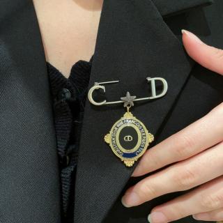 Letter brooch  14usd