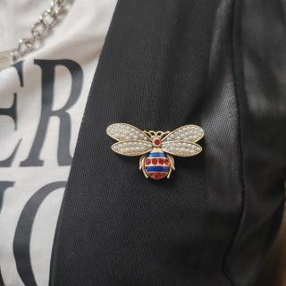 New bee brooch  17usd 